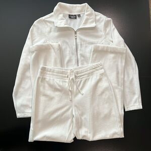 Onque Casual 2pc Set White Velour Track Suit Jogger Pair Zip Jacket and Pants S